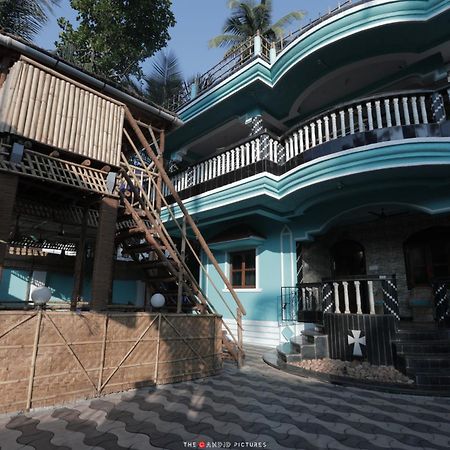 Tropical Wave Hostel Morjim Goa Экстерьер фото