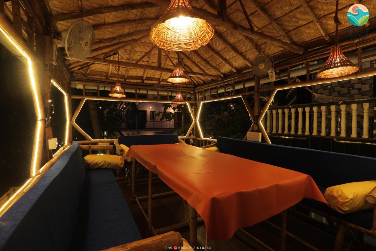 Tropical Wave Hostel Morjim Goa Экстерьер фото