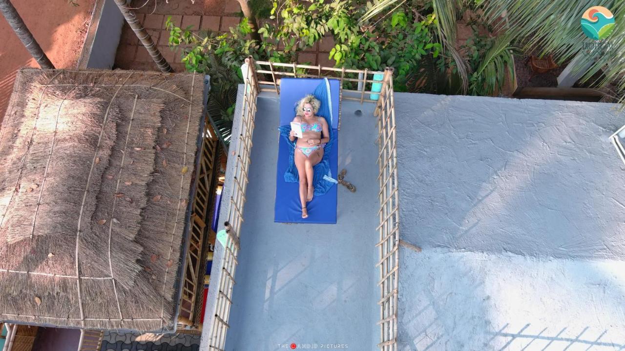 Tropical Wave Hostel Morjim Goa Экстерьер фото