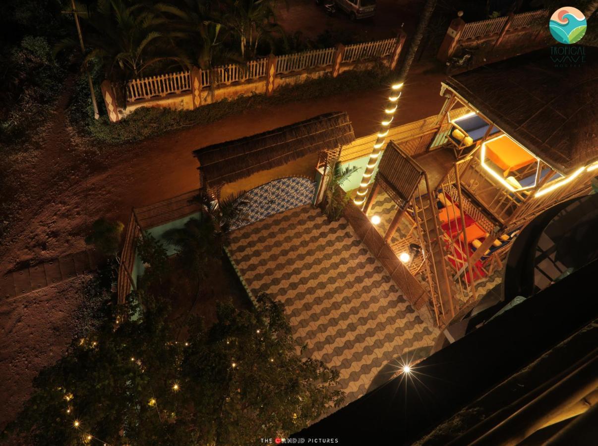 Tropical Wave Hostel Morjim Goa Экстерьер фото