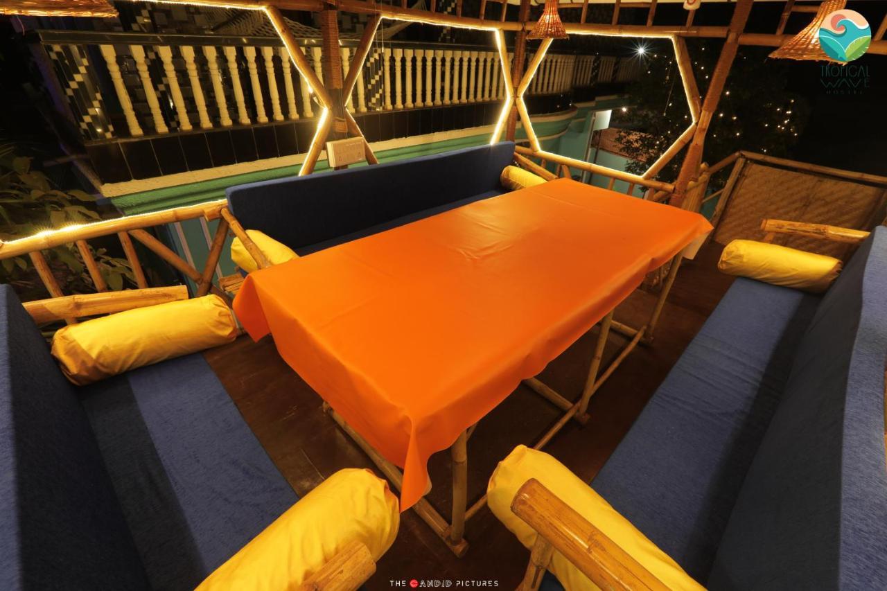 Tropical Wave Hostel Morjim Goa Экстерьер фото