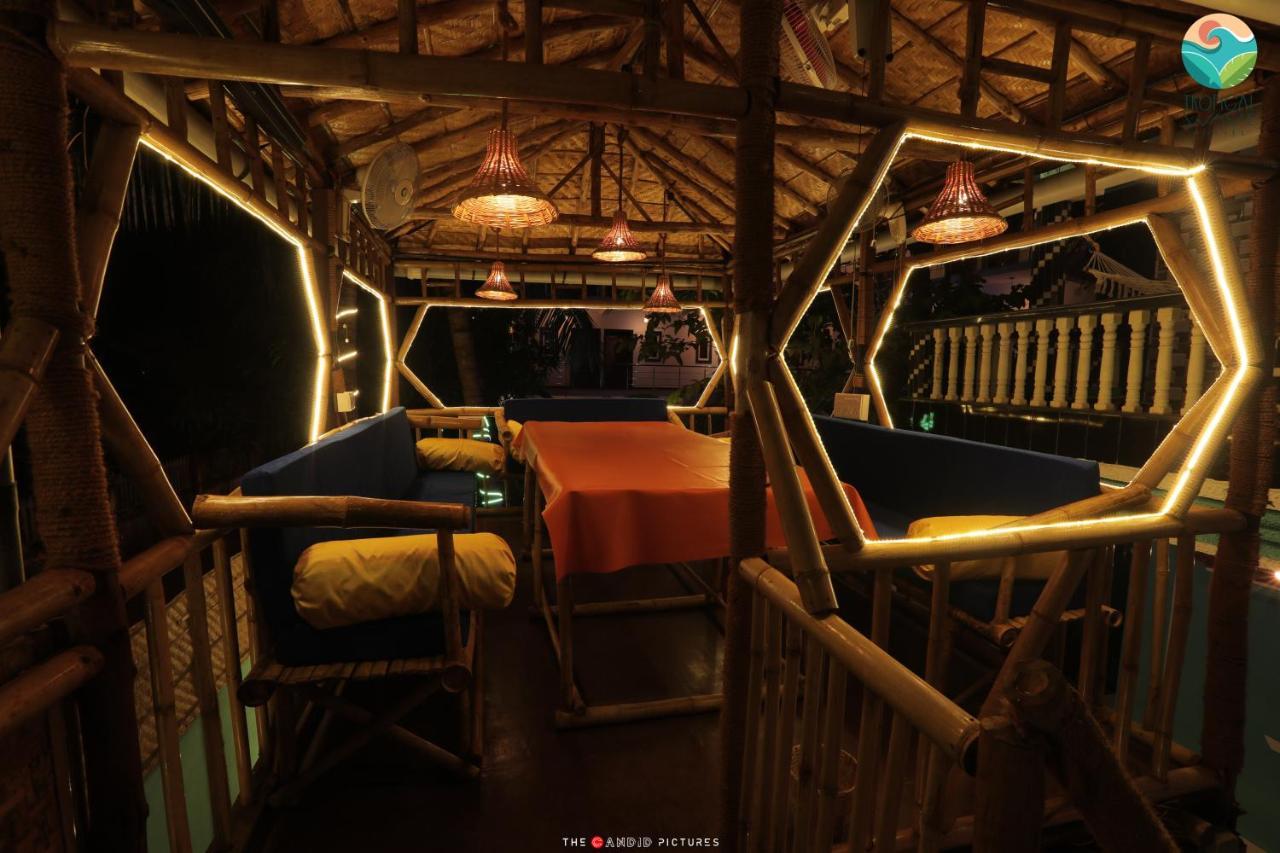 Tropical Wave Hostel Morjim Goa Экстерьер фото