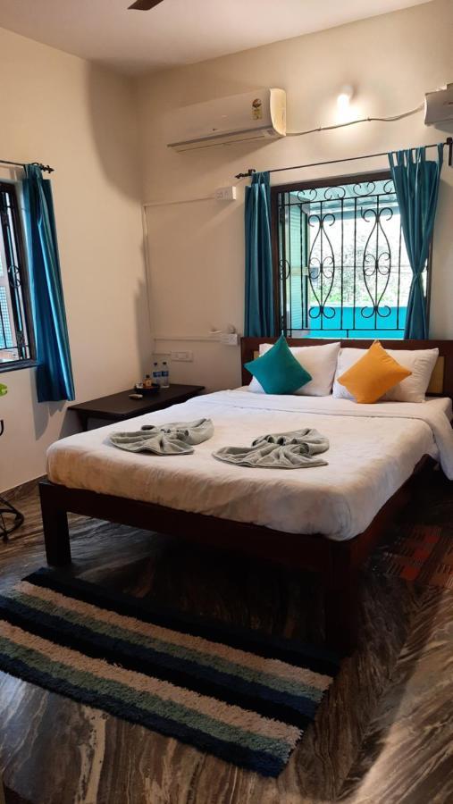 Tropical Wave Hostel Morjim Goa Экстерьер фото