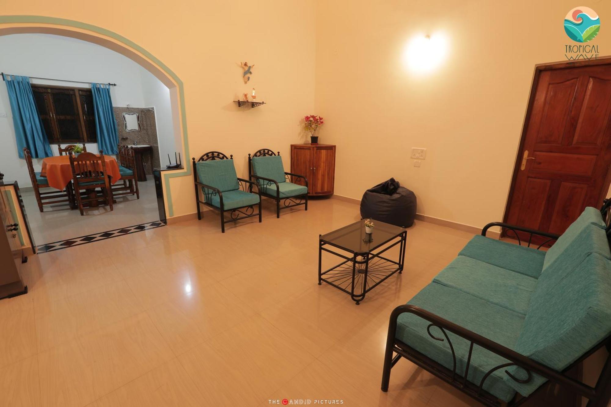 Tropical Wave Hostel Morjim Goa Экстерьер фото