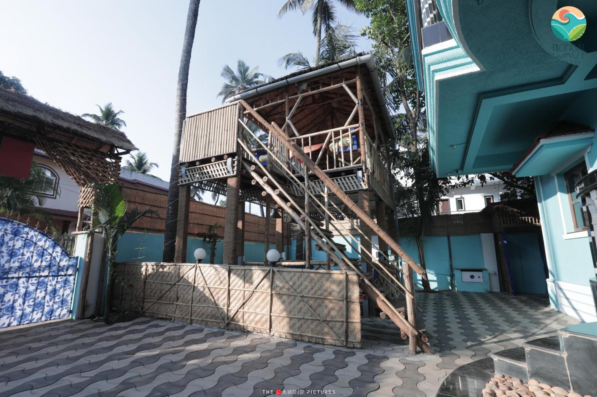 Tropical Wave Hostel Morjim Goa Экстерьер фото