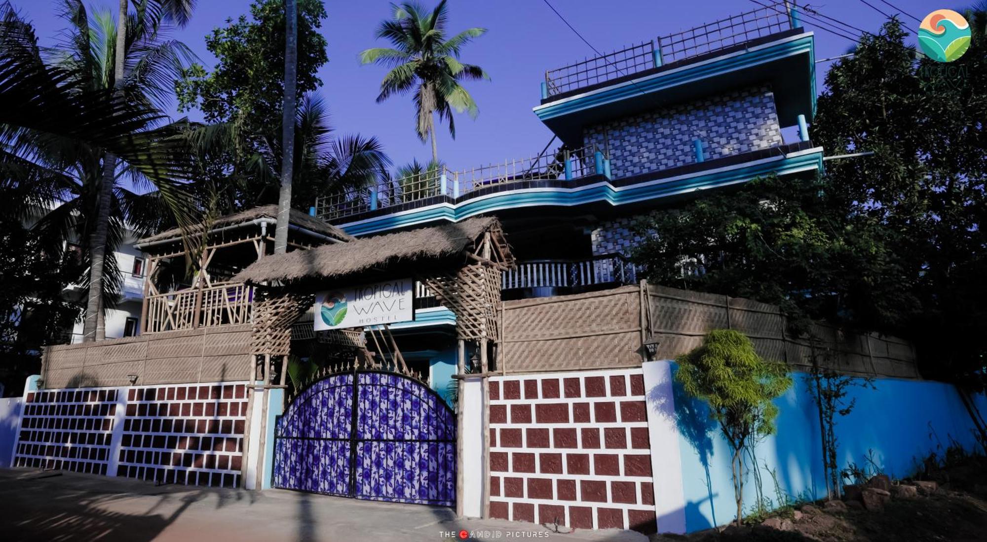 Tropical Wave Hostel Morjim Goa Экстерьер фото