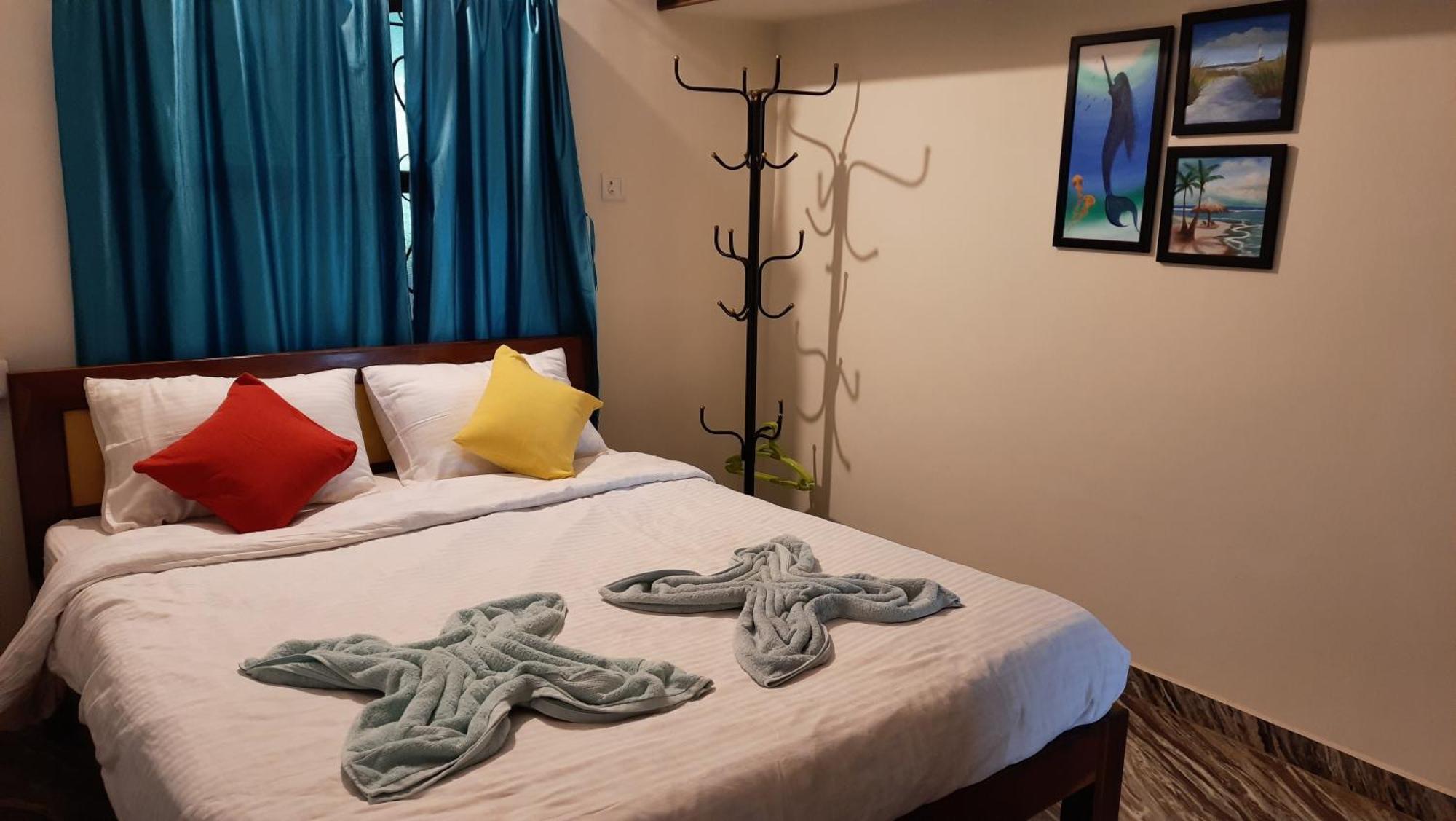 Tropical Wave Hostel Morjim Goa Экстерьер фото